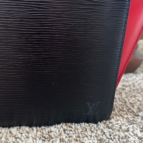 Rare Louis Vuitton Black and Red Epi Leather Bag  with CoA - Picture 2 of 16